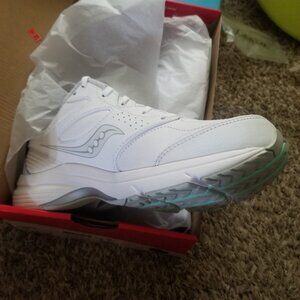 Brand new in box Saucony Integrity Walker Shoes Size 9